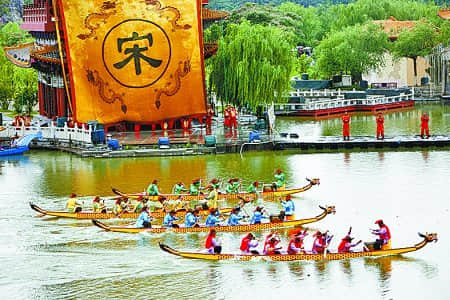 开封端午文化周开幕 “大宋黄帝”来到游客中间