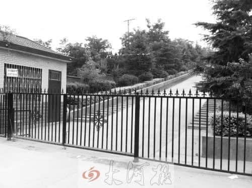 新密动物园棕熊咬死饲养员 熊发狂或因处发情期
