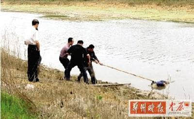 郑州中年男子索须河非法电鱼 不幸电死自己