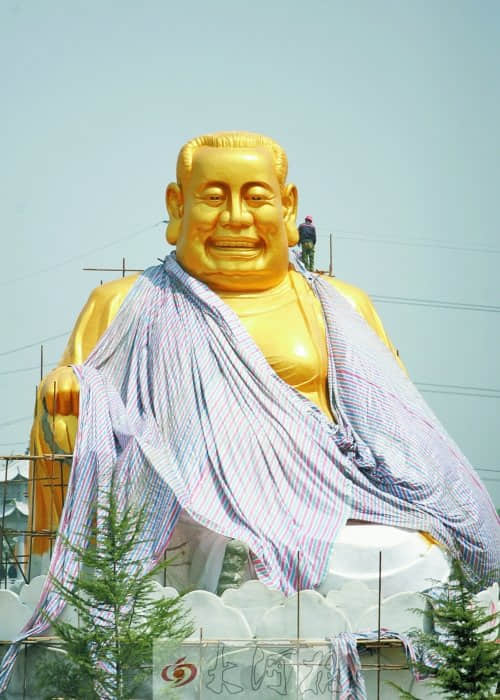 洛阳“大背头”变“九龙宝瓶” 横空出世惹热议