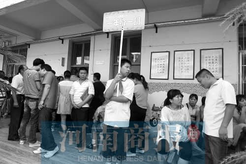 中小学今天正式开学 六成家长赞成电脑随机分班