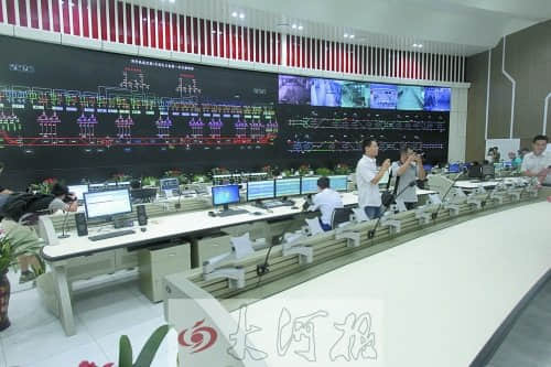 郑州地铁列车昨日开始试运行 跑一站只用四分钟