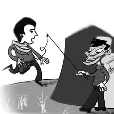 男子邀同学到家中打牌 约朋友半道来家抢赌资